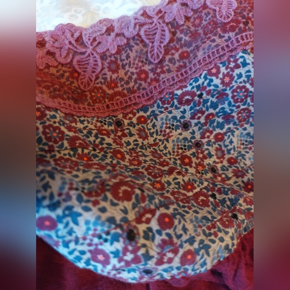 Womens Top, Large, Tank/Undershirt- Wine and Blue - Picture 8 of 11